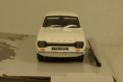 Ford Escort MK1 White, Cararama 1:43