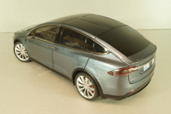 Tesla Model X 2016, light grey, LS-Collectibles 1:18