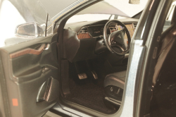 Tesla Model X 2016, light grey, LS-Collectibles 1:18