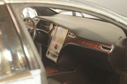 Tesla Model X 2016, light grey, LS-Collectibles 1:18