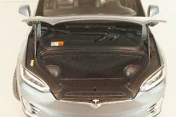 Tesla Model X 2016, light grey, LS-Collectibles 1:18