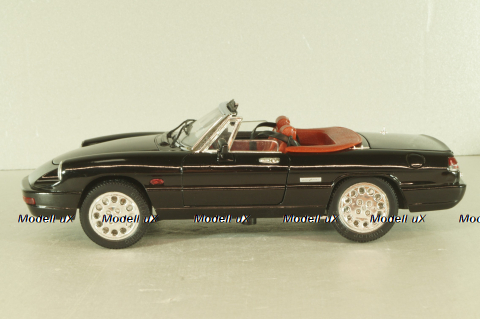 Alfa Romeo Spyder 1993, black, 330400, Universal Hobbies 1:18