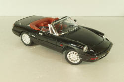 Alfa Romeo Spyder 1993, black, 330400, Universal Hobbies 1:18