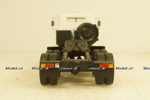 КРАЗ-64431 6х4 Тягач  белый, Херсон Моделс 1:43