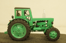 Трактор ЛТЗ Т-40М 1961, зеленый, Бригадир 1:43