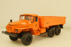 Урал-5557,Колхозник, уценка. Элекон 1:43