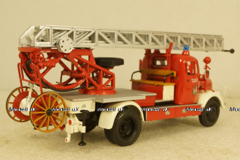 Mercedes L3500  DL17 Feuerwehr Bensheim 1950 red/white, 439350081, Minichamps 1:43