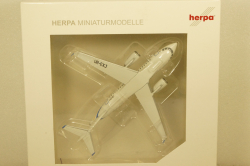 АН-158 Air Ukraine Be brave like Volnovakha Антонов, Herpa 1:200