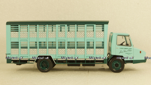 Berliet Stradair 10 Cochonnière 1966 green-blue, Hachette 1:43