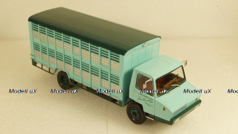 Berliet Stradair 10 Cochonnière 1966 green-blue, Hachette 1:43