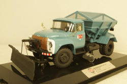 ПР-130 пескоразбрасыватель на шасси Зил-130 1968г, голубой, 113023, DiP Models 1:43