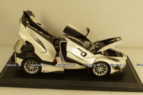 Ferrari FXX-K Evoluzione #70 2018, Bburago 1:18