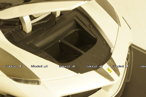 Ferrari FXX-K Evoluzione #70 2018, Bburago 1:18