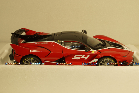 Ferrari FXX-K Evoluzione #54 red, Burago 1:18
