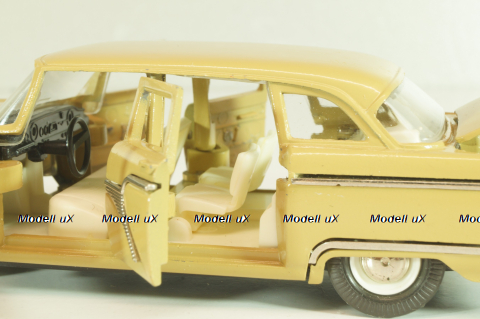 Газ-13 Чайка, бежевый, Тантал/Радон 1:43
