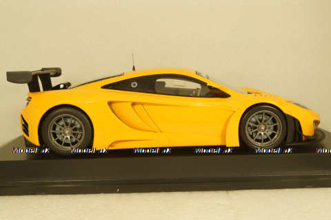 McLaren 12C GT3 Street 2013 orange, 151121391, Minichamps 1:18