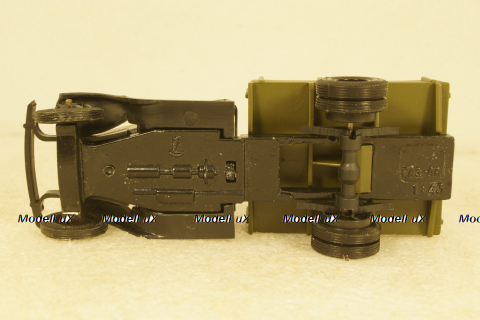 ГАЗ-АА, в боксе, з-д Арсенал, г.Ленинград 1:43