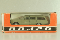 Газ-2402 Волга, зелено-серый, март 1992г., Тантал/Радон 1:43