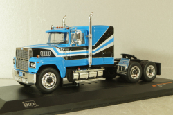 Ford LTL-9000 tractor 1978, blue with black strips, TR023, IXO 1:43
