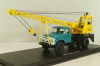 АК-75В автокран на шасси Зил-130 1964, зеленый/желтый, SSM1549, SSM 1:43