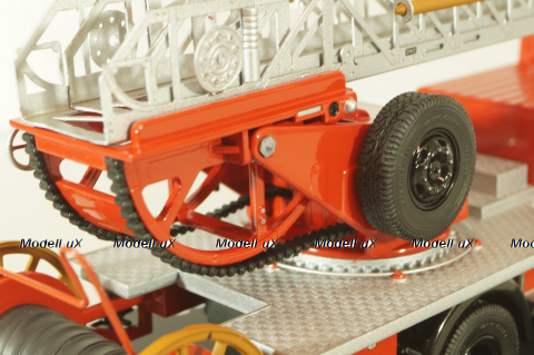 Mercedes L 6600  fire ladder 1951, red, 03091, Schuco 1:43 Уценка!