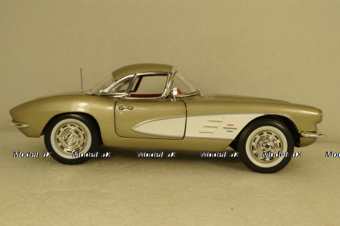 Chevrolet Corvette 1961 silver grey, AMM1151, AutoWorld 1:18