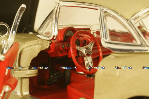 Chevrolet Corvette 1961 silver grey, AMM1151, AutoWorld 1:18