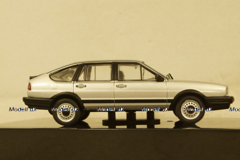 Volkswagen Passat B2 1985 silver, CLC425N, IXO 1:43
