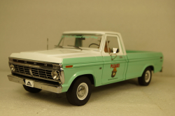 Ford F-100 with Smokey Bear figurine 1975, 13636, Greenlight 1:18