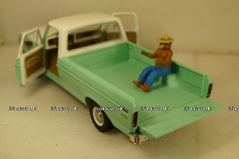 Ford F-100 with Smokey Bear figurine 1975, 13636, Greenlight 1:18