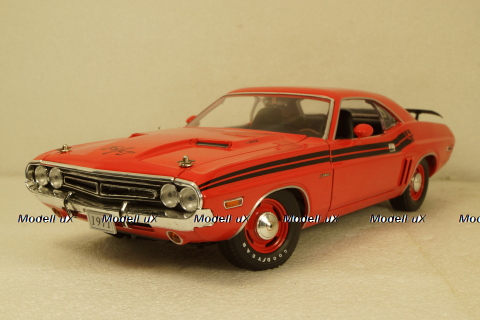 Dodge Challenger R/T Scat Pack 1970 red/black, Greenlight 1:18 Уценка!