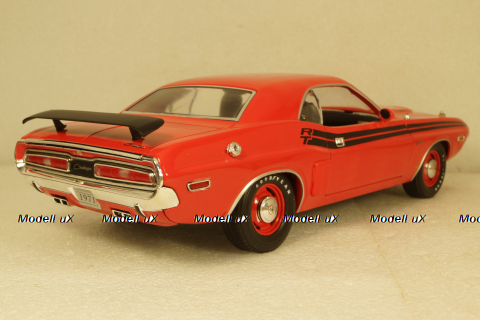 Dodge Challenger R/T Scat Pack 1970 red/black, Greenlight 1:18 Уценка!