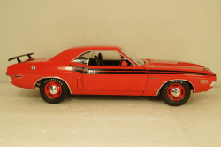 Dodge Challenger R/T Scat Pack 1970 red/black, Greenlight 1:18 Уценка!