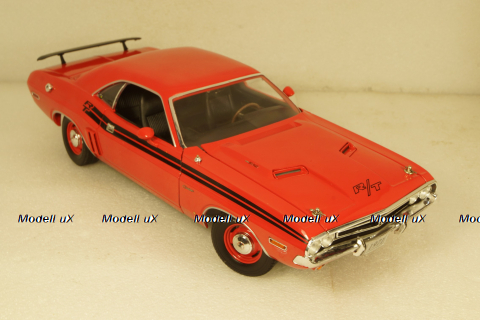 Dodge Challenger R/T Scat Pack 1970 red/black, Greenlight 1:18 Уценка!