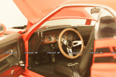 Dodge Challenger R/T Scat Pack 1970 red/black, Greenlight 1:18 Уценка!