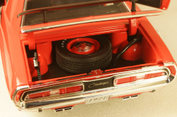 Dodge Challenger R/T Scat Pack 1970 red/black, Greenlight 1:18 Уценка!