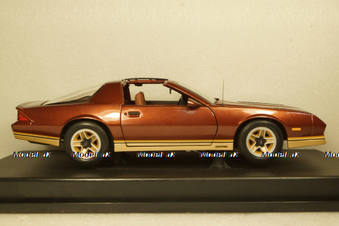 Chevrolet Camaro, copper 1985, SunStar 1:18