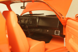 Chevrolet Camaro Z28 1981 light red/black, Greenlight 1:18