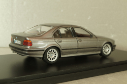 BMW 525i sedan (E39) 1995, grey, 80429419980,Schabak 1:43