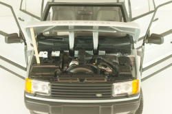 Range Rover 4.6 HSE (P38) 1994, silver, 087454, Auto Art 1:18 Уценка!