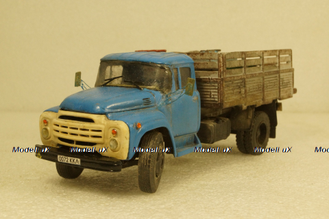 Зил-130 борт с грузом, Model43 1:43