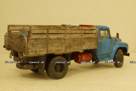 Зил-130 борт с грузом, Model43 1:43