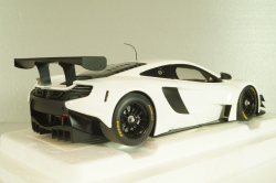 McLaren 650S GT3 2017 white/black, 81640, AutoArt 1:18