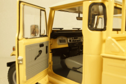 Toyota Land Cruiser 40 PickUp Beige,  KYO8958BE, Kyosho 1:18