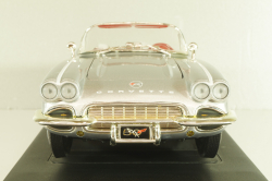 Chevrolet Corvette (C1) Convertible 1962, silver, 36833, ERTL 1:18 Уценка!