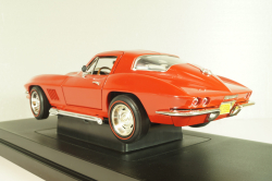 Chevrolet Corvette (C2) Sting Ray 1967, red, 32275, ERTL 1:18 Уценка!
