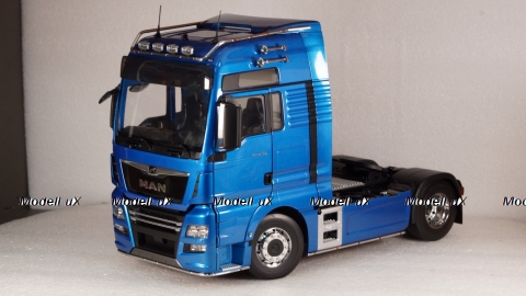 MAN TGX XXL 2018 metallic-blue, PCL30200, Premium Classixxs 1:18