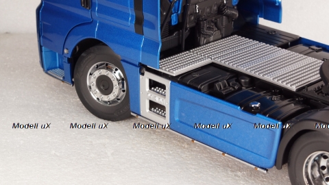 MAN TGX XXL 2018 metallic-blue, PCL30200, Premium Classixxs 1:18
