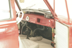 Goggomobil T 250, maroon, 08977, Revell 1:18