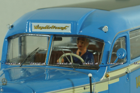 Mercedes-Benz O 6600 bus with figuren driver 1951, blue, 450274800, Schuco 1:43